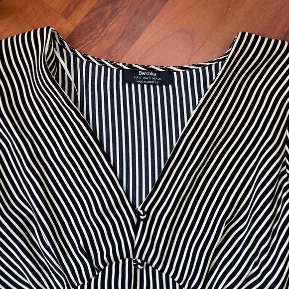 NWOT Bershka Top - Picture 2 of 7